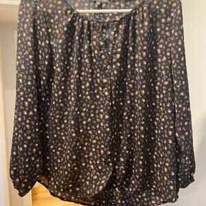 Like new blouse with front tie